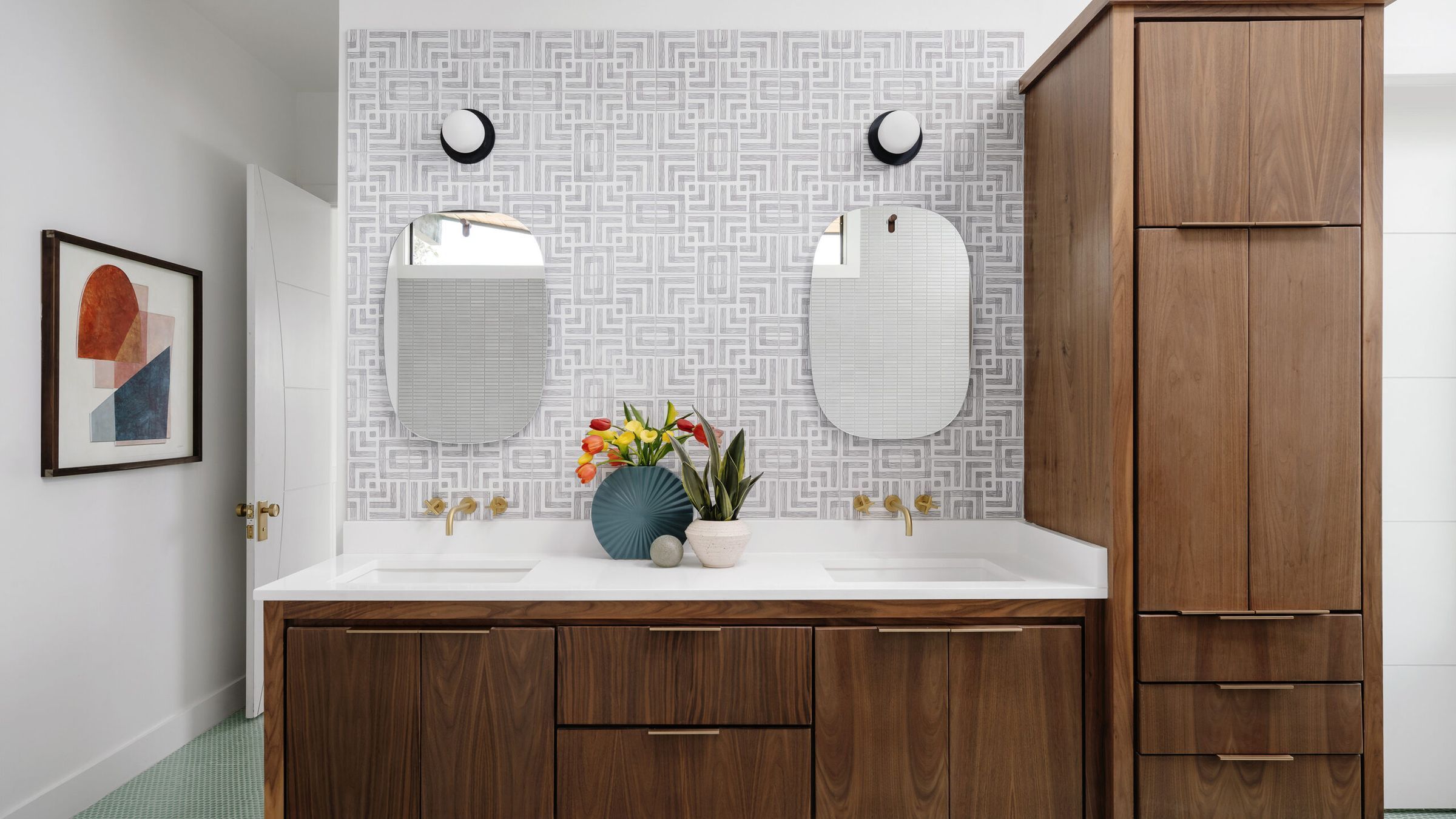 Geometric design in MCM bathroom