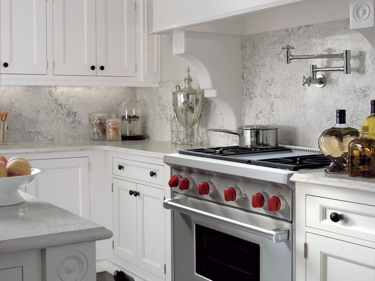 Pro style range in modern kitchen.